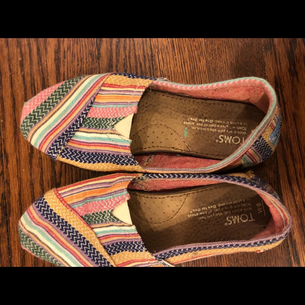 Toms, multi color, size 6